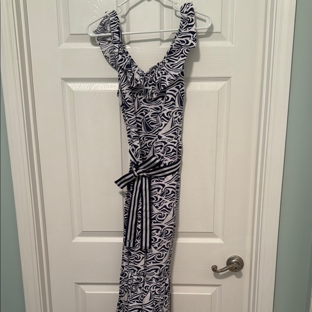Vineyard Vines dress with belt